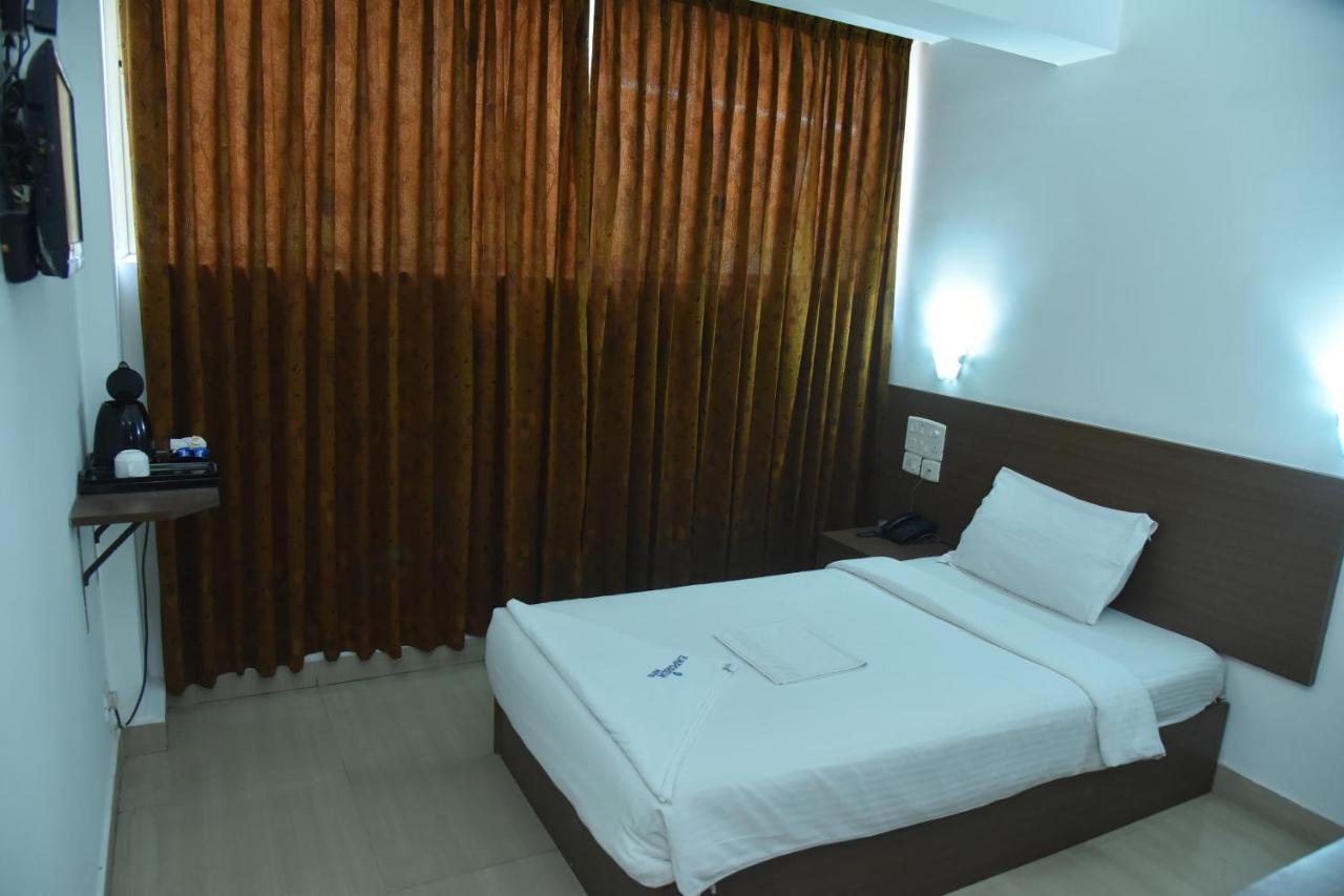 Emporium Hotel Mangalore Eksteriør bilde